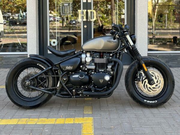 TRIUMPH BONNEVILLE 1200