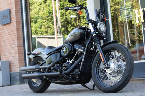HARLEY-DAVIDSON STREET BOB 107 - Imagen 7