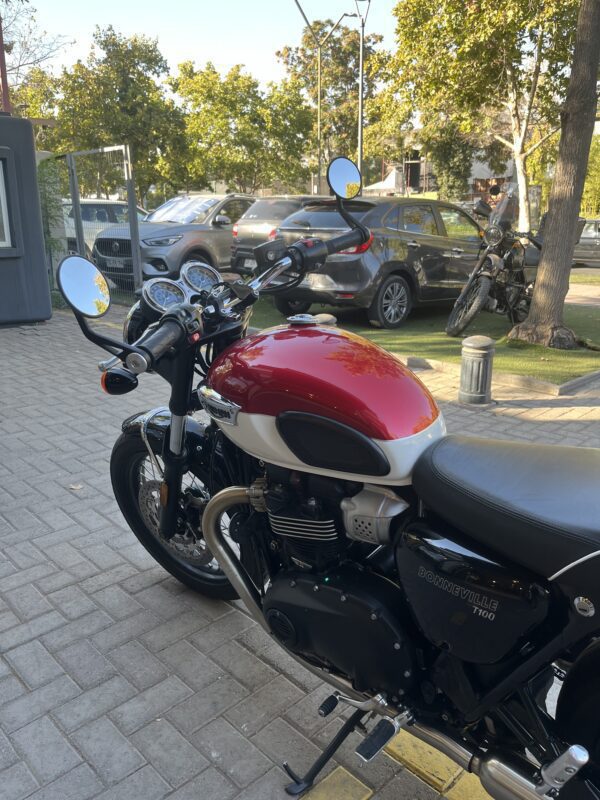 TRIUMPH BONNEVILLE T100 - Imagen 8