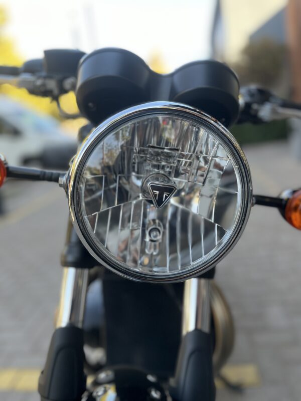 TRIUMPH BONNEVILLE T100 - Imagen 15